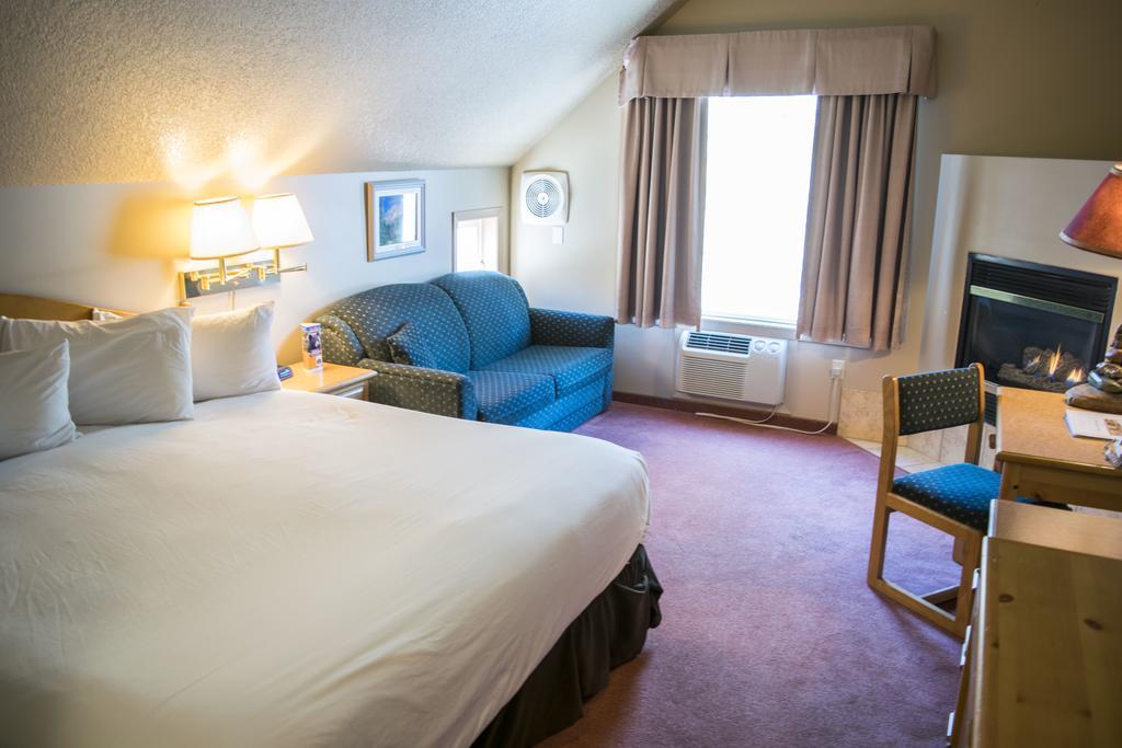 Waterton Lakes Lodge Resort Extérieur photo