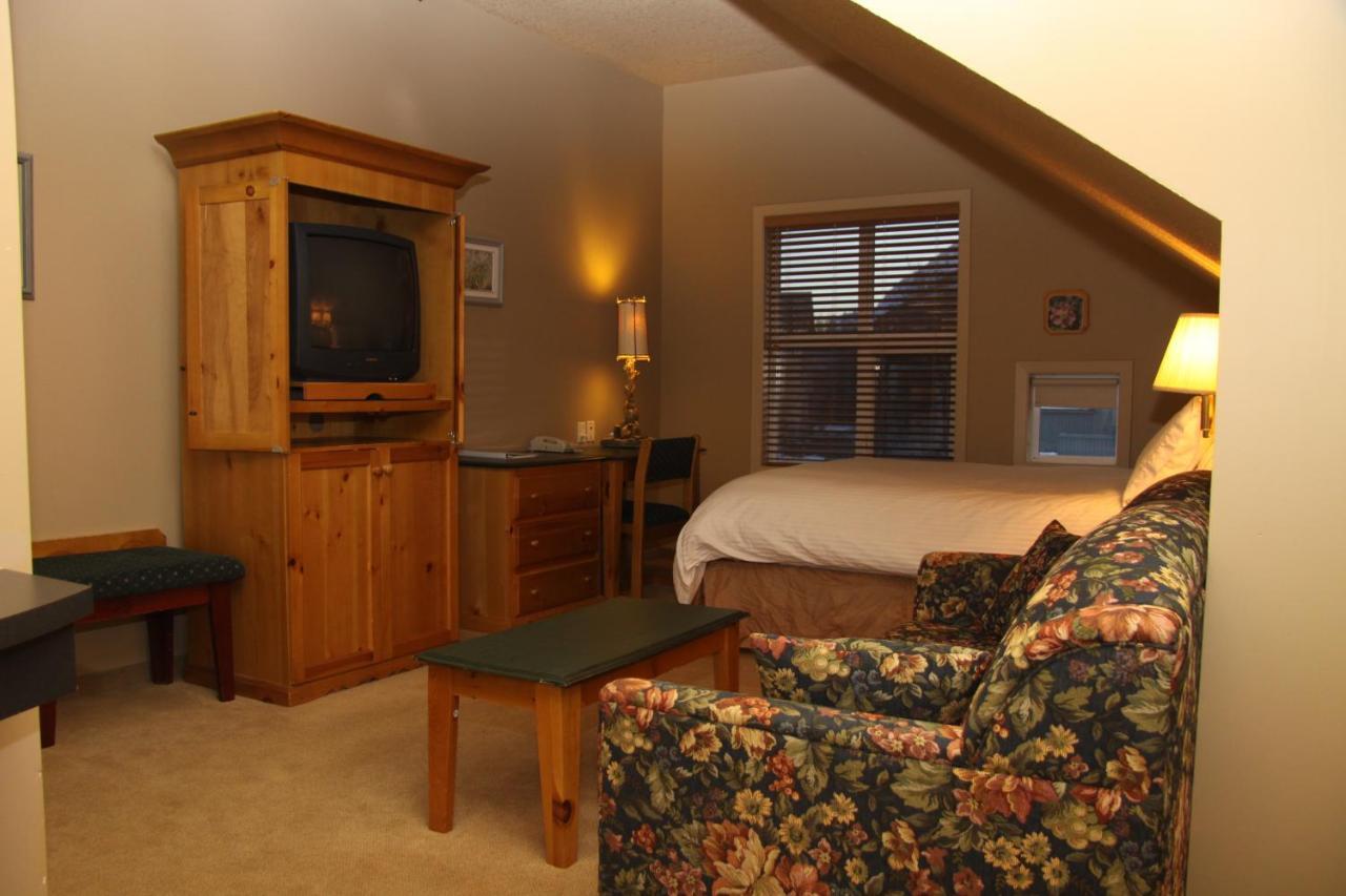 Waterton Lakes Lodge Resort Extérieur photo
